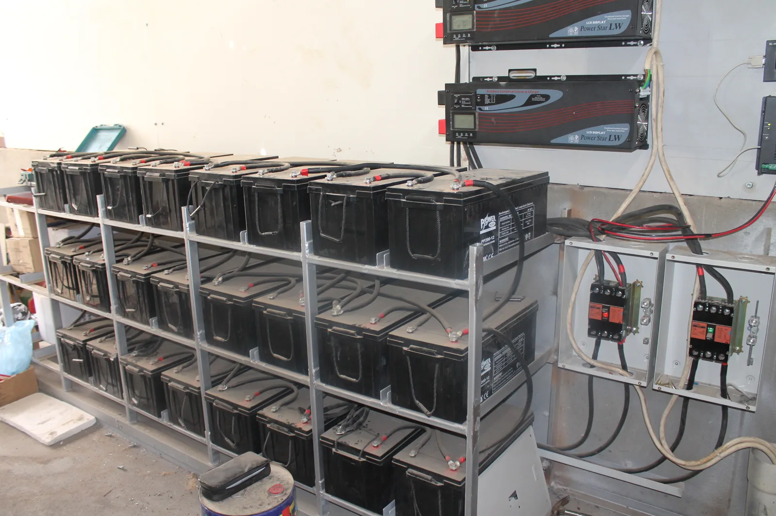 UPS battery bank installation with Naradex batteries