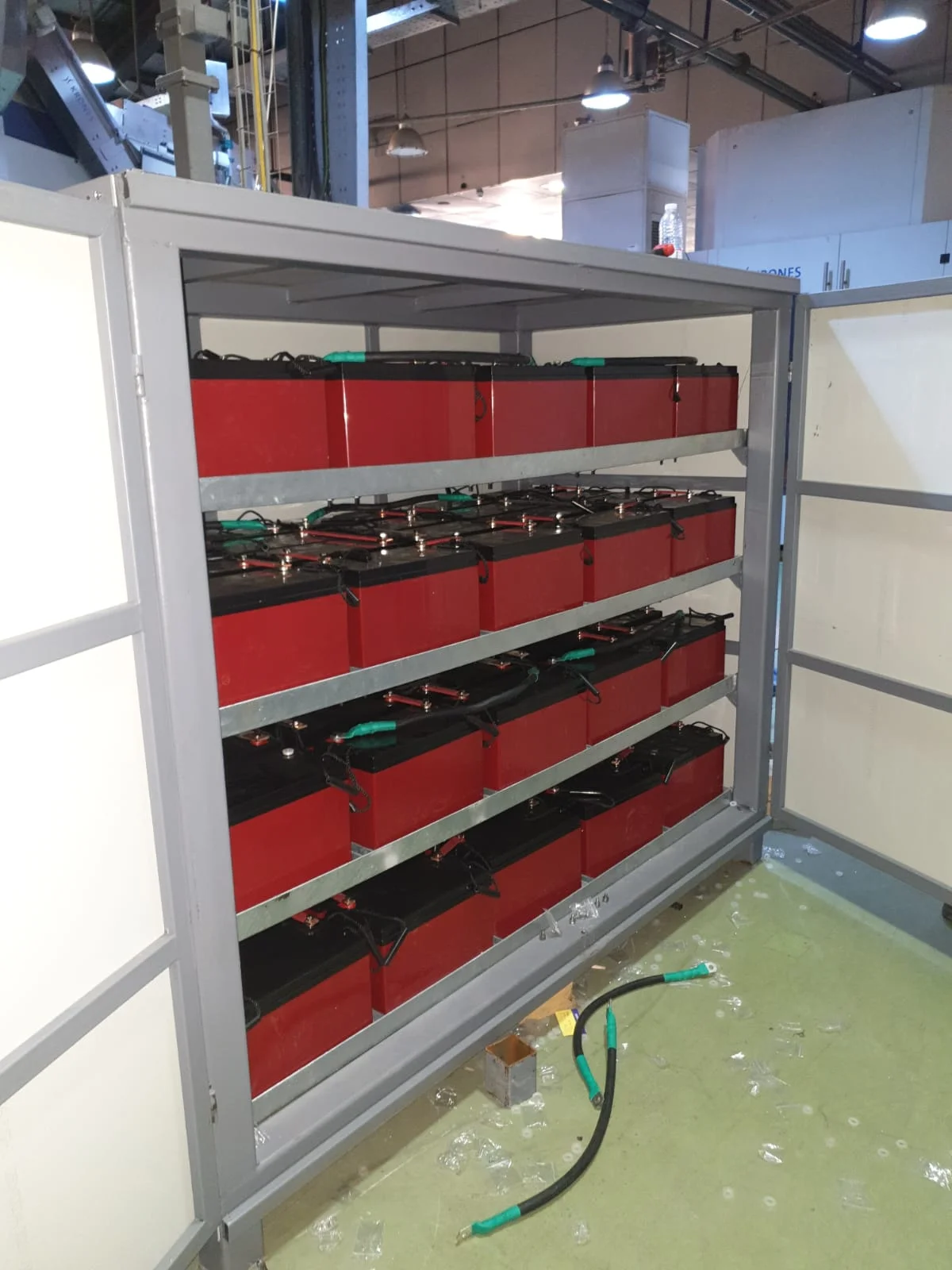 Data center UPS battery rack with Naradex batteries
